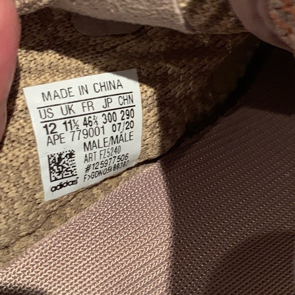 Adidas Yeezy Boost men’s shoes. Never worn. Comes with box extra pair of laces. - Picture 5 of 12